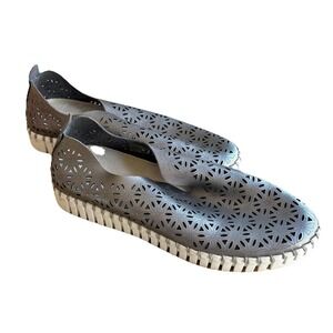 ILSE JACOBSEN Hornbaek Tulip Metallic Silver Floral Slip-On Shoes SIZE US7; EU37